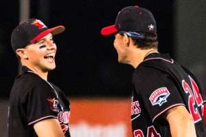 4 homers, Nile Ball gem highlight big RedHawks win over Canaries 